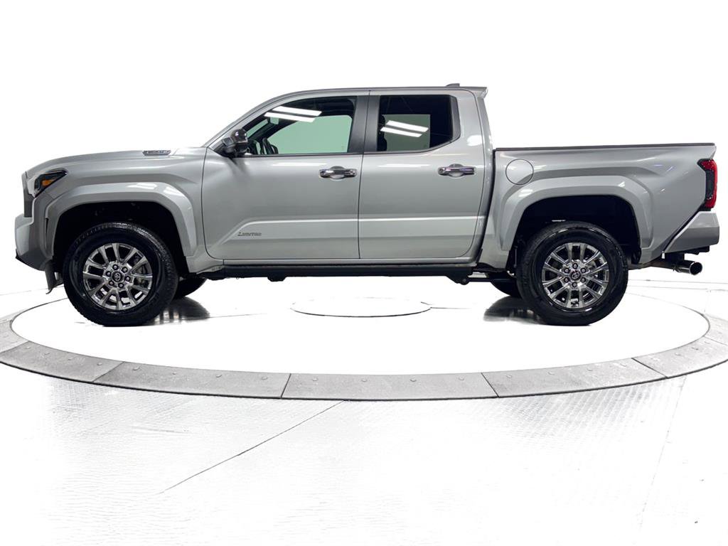 Used 2024 Toyota Tacoma Limited image 7