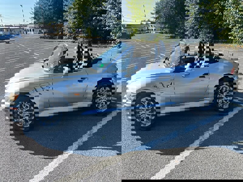 Used 1999 BMW Z3 2.5i image 6