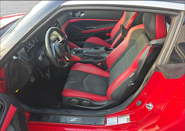 Certified 2025 Nissan Z Performance w/ Floor Mat Package RWD image 9