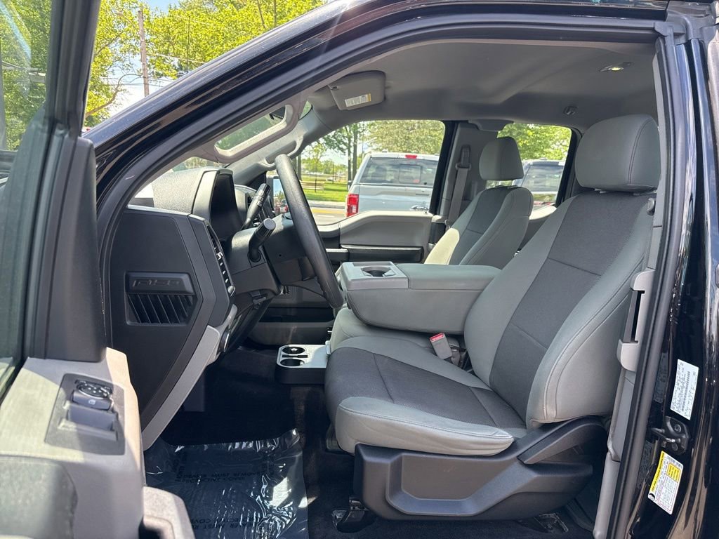Used 2016 Ford F150 XL w/ Equipment Group 101A Mid AWD/4WD image 13