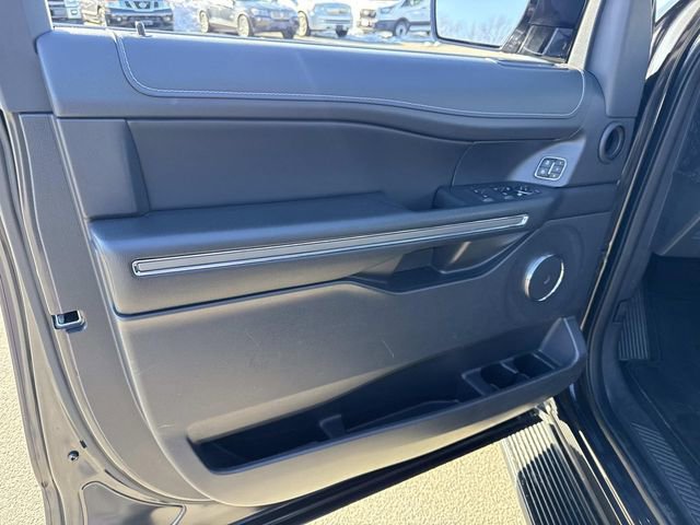 Used 2024 Ford Expedition Max XLT image 19