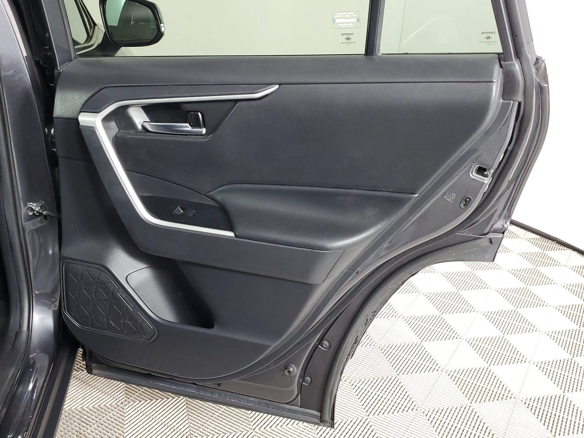 Used 2021 Toyota RAV4 XLE w/ Convenience Package image 26