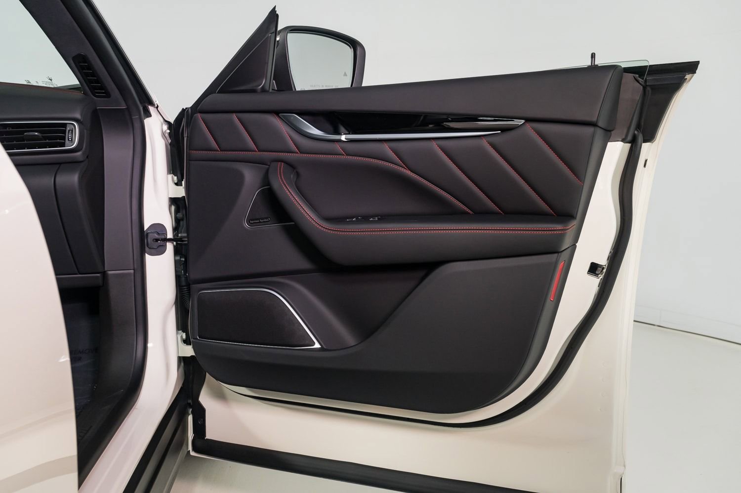 Used 2024 Maserati Levante Modena Ultima image 24