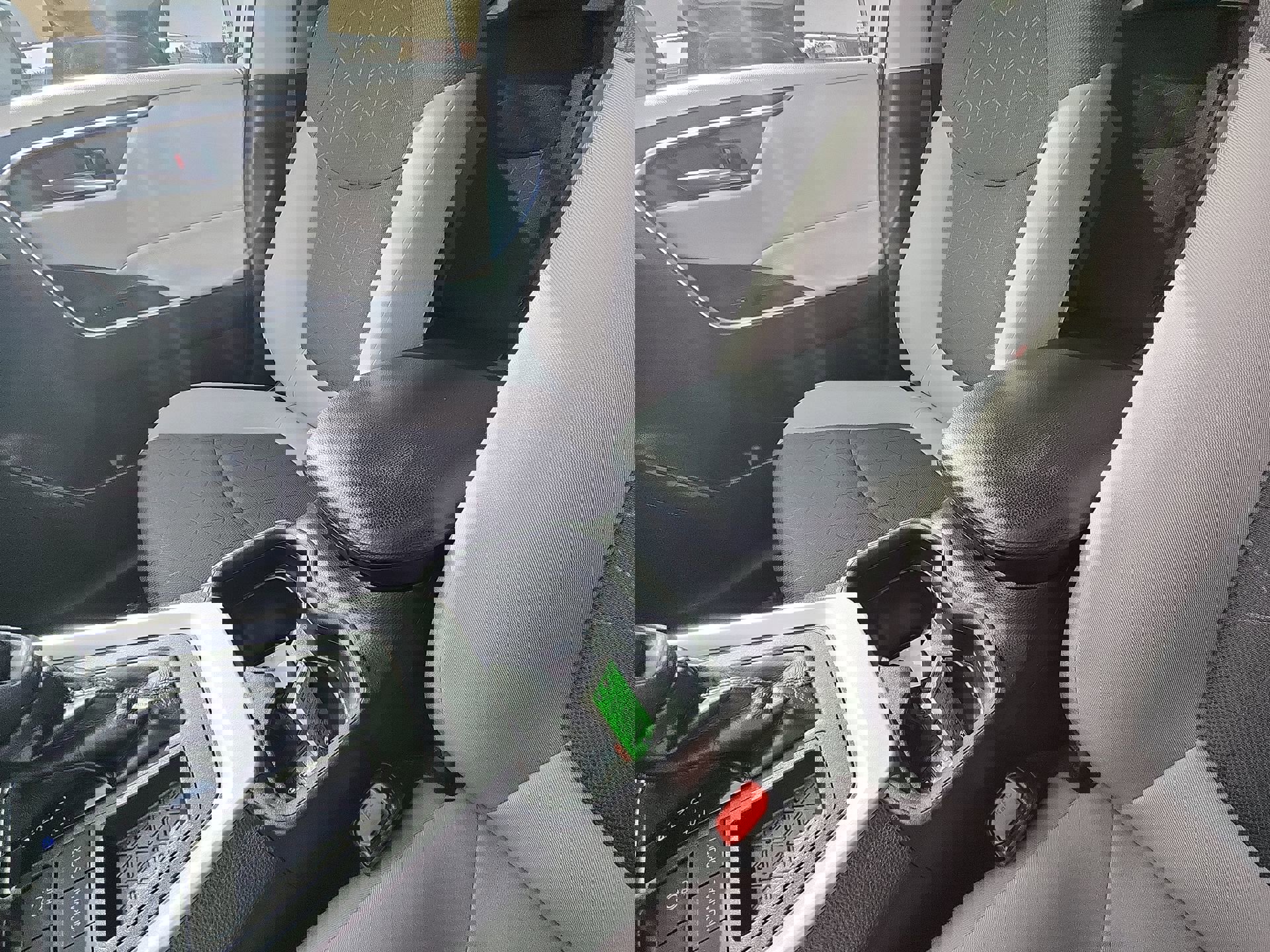 Used 2021 Toyota RAV4 XLE image 21