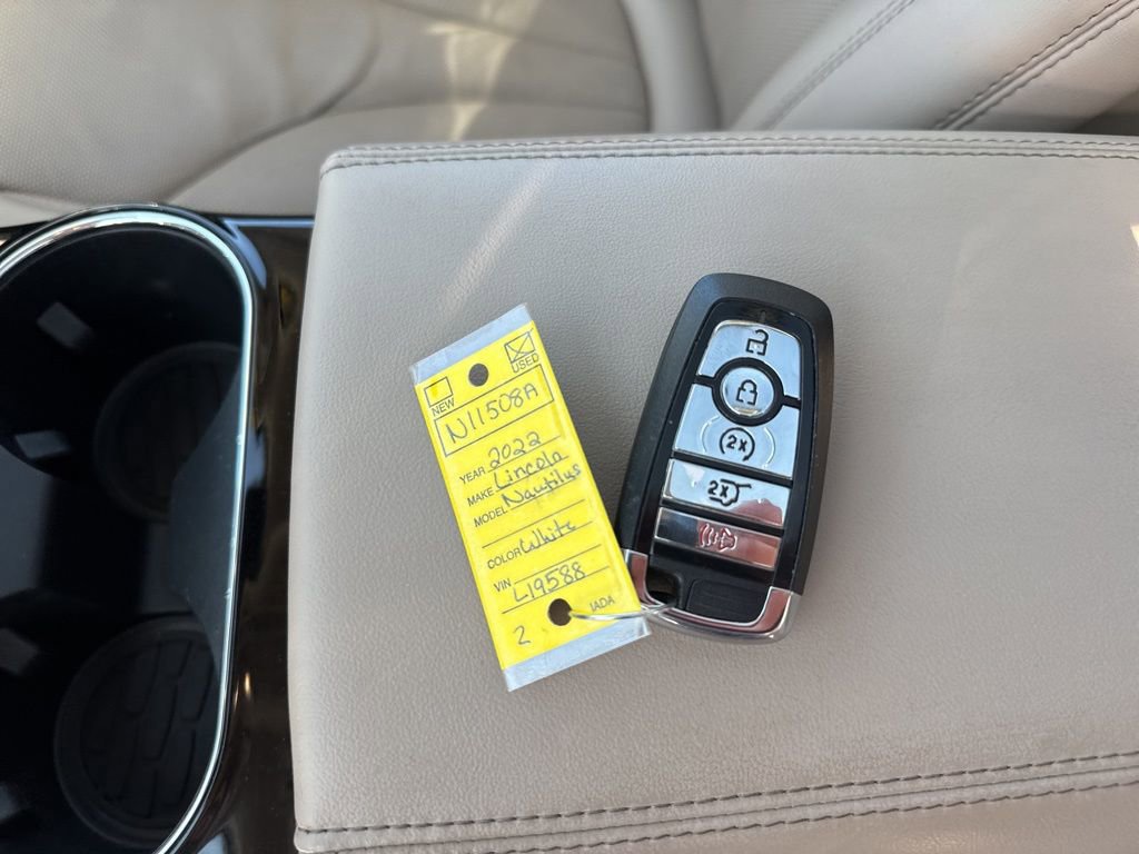 Used 2022 Lincoln Nautilus Reserve w/ Equipment Group 202A image 24