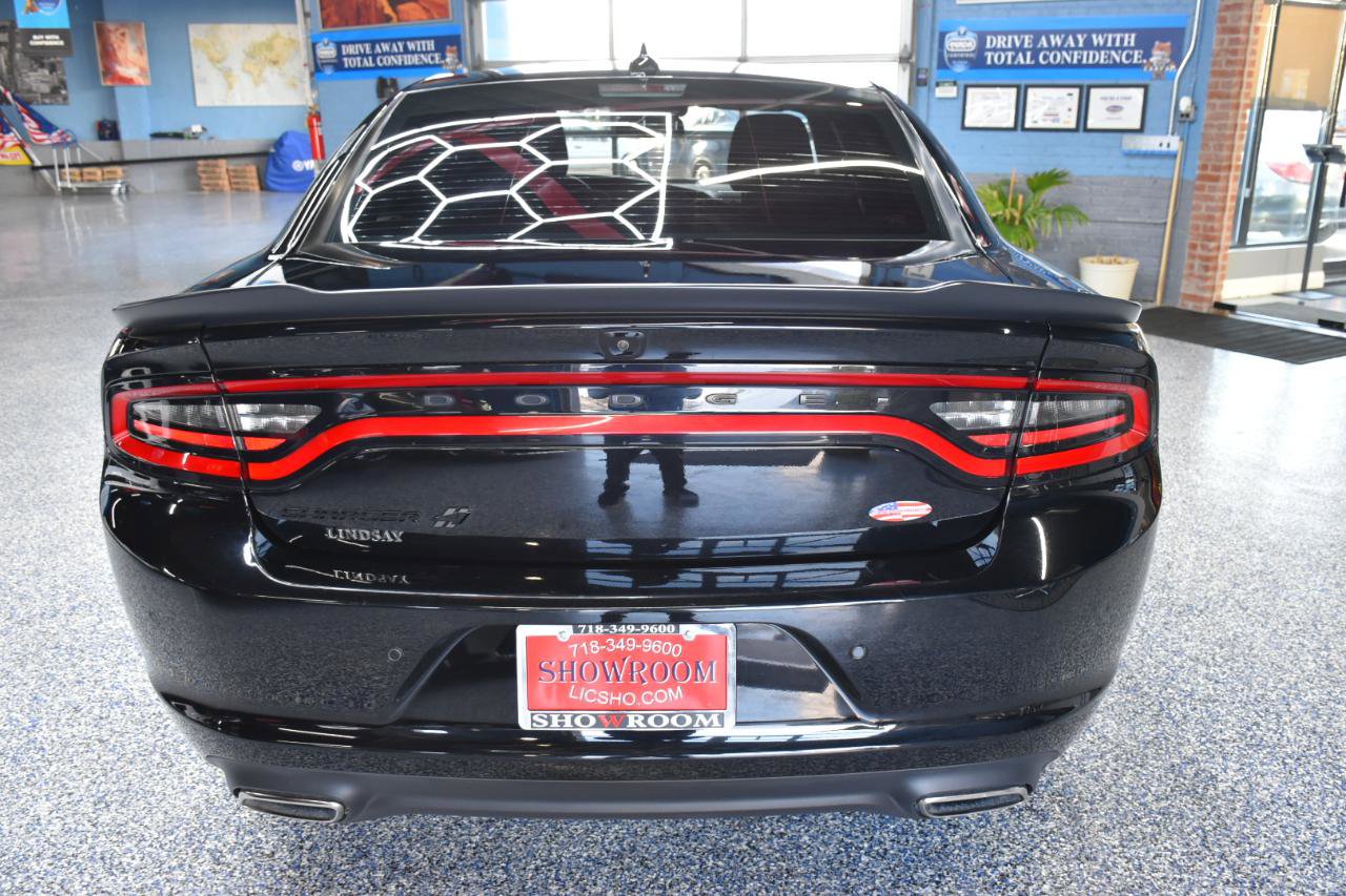 Used 2022 Dodge Charger SXT w/ Driver Convenience Group AWD/4WD image 5