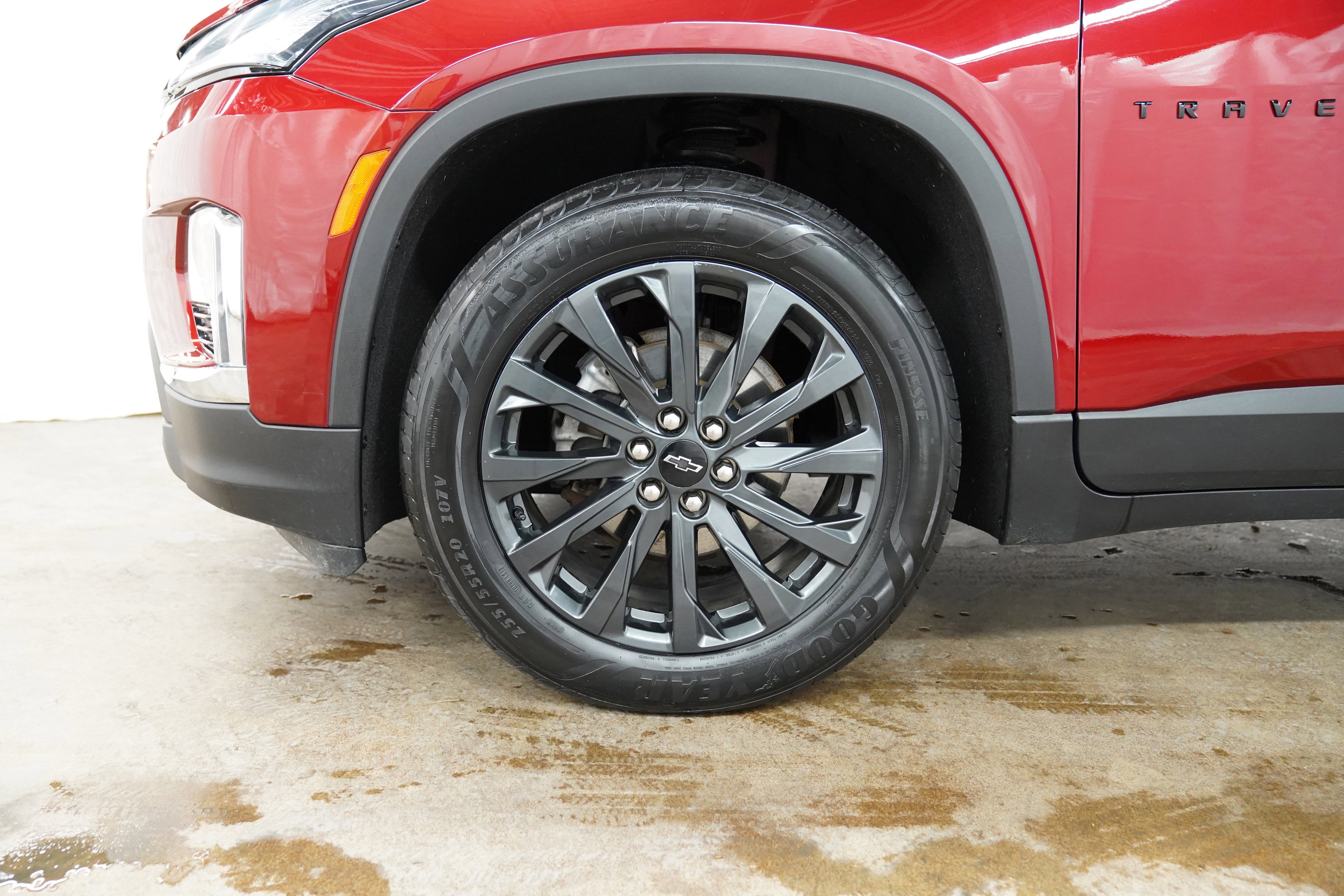 Used 2023 Chevrolet Traverse RS image 17