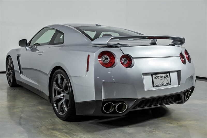 Used 2009 Nissan GT-R Premium AWD/4WD image 8