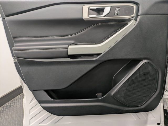 Certified 2023 Ford Explorer XLT image 8