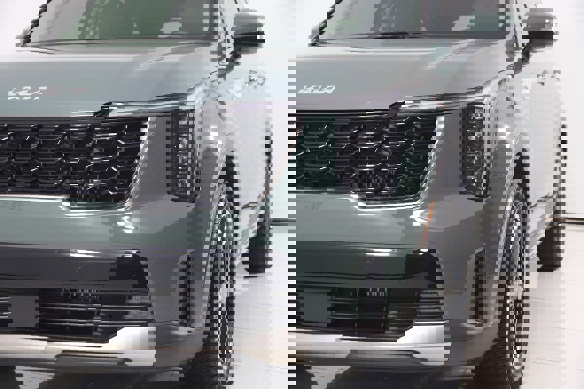 Used 2025 Kia Sorento EX image 61