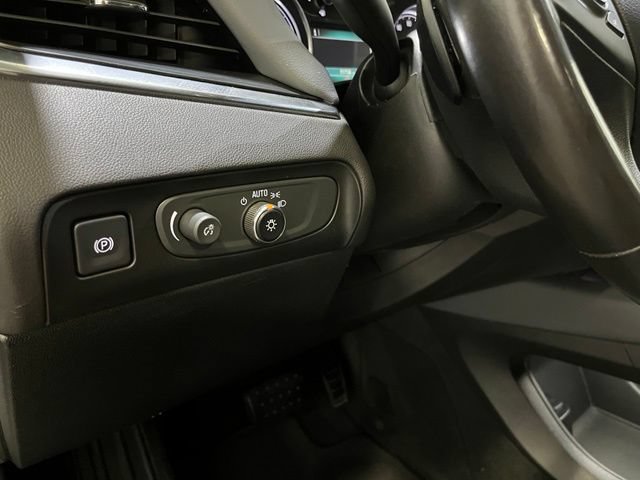 Used 2019 Buick Enclave Essence AWD/4WD image 17