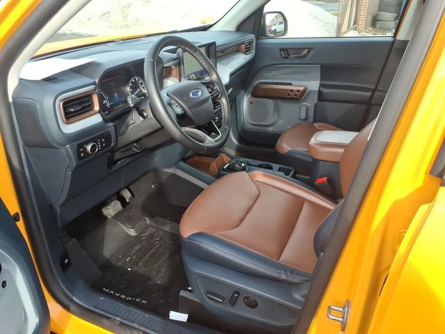 Used 2023 Ford Maverick Lariat w/ Lariat Luxury Package image 12
