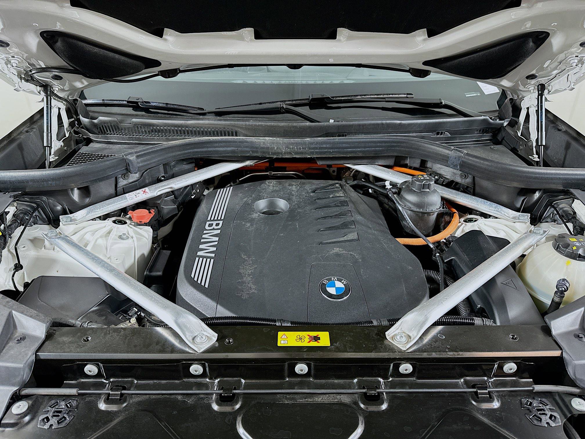 Used 2025 BMW X5 xDrive50e image 35