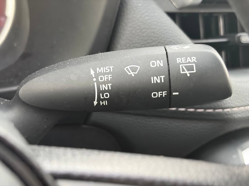 Used 2025 Toyota RAV4 LE AWD/4WD image 27