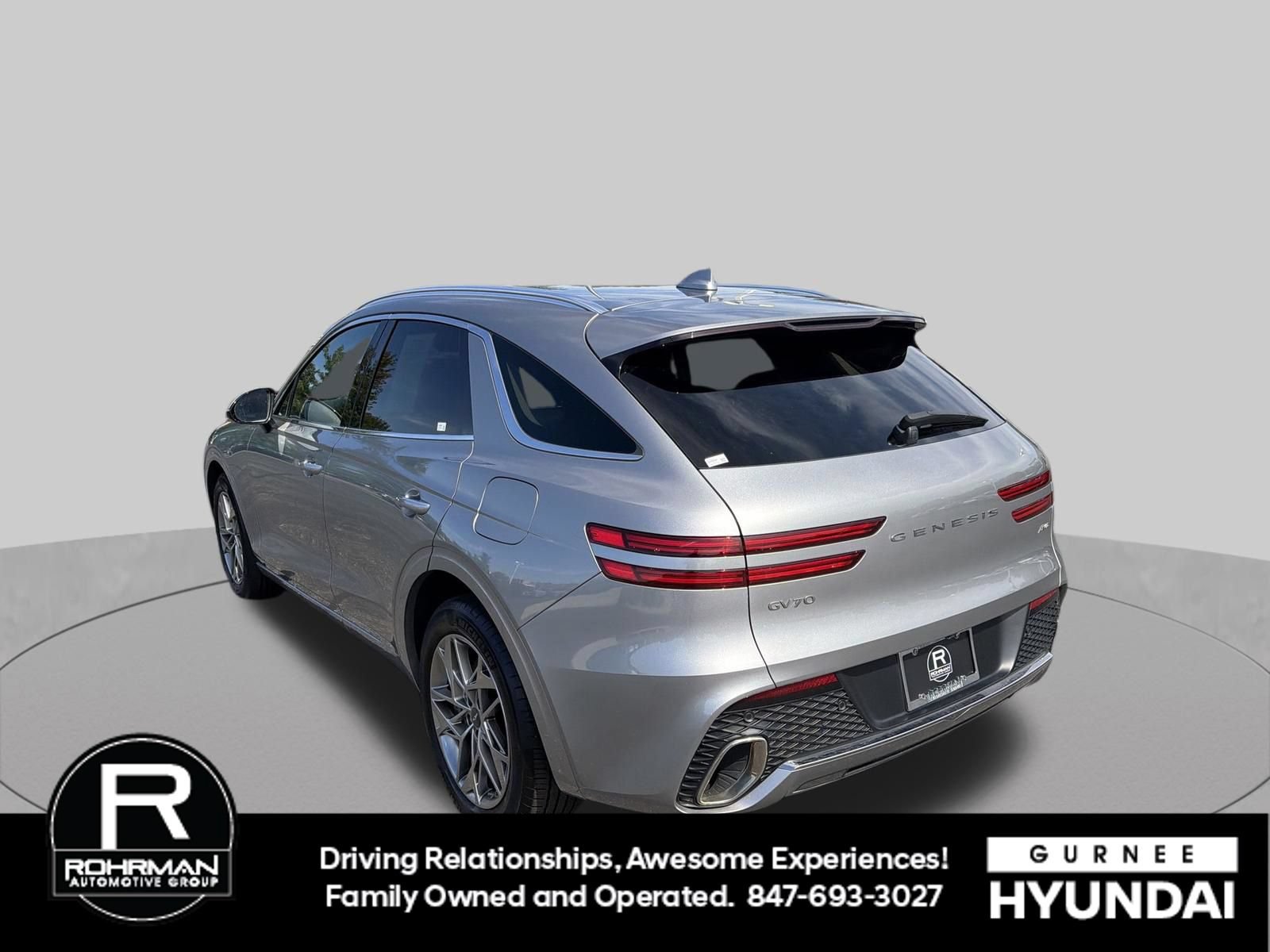 Used 2025 Genesis GV70 2.5T AWD/4WD image 6