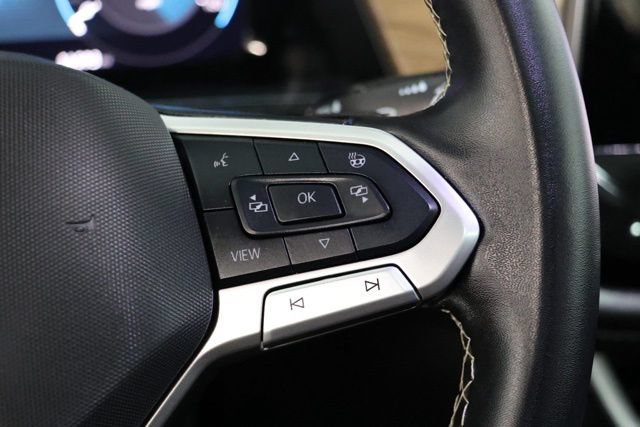 Used 2025 Volkswagen Atlas SE FWD image 21