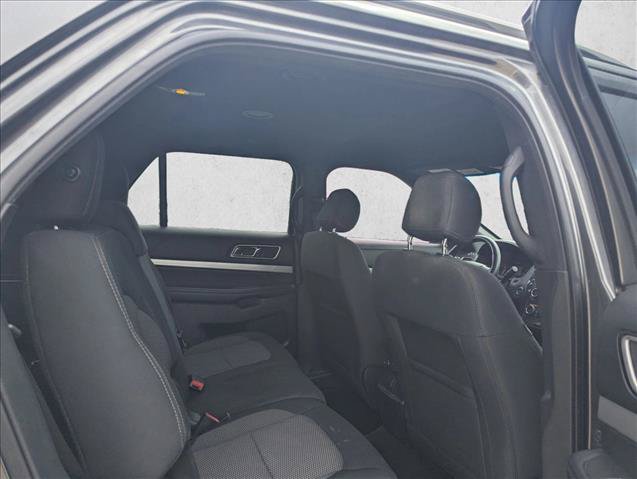 Used 2017 Ford Explorer XLT FWD image 14