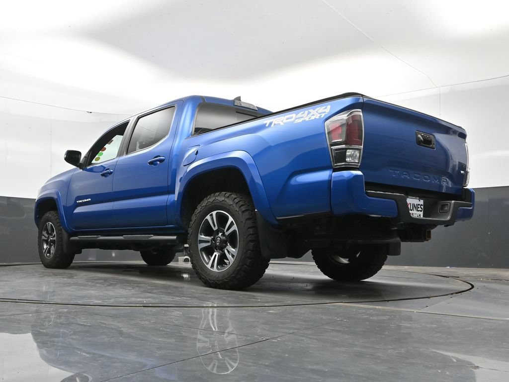 Used 2018 Toyota Tacoma TRD Sport AWD/4WD image 47