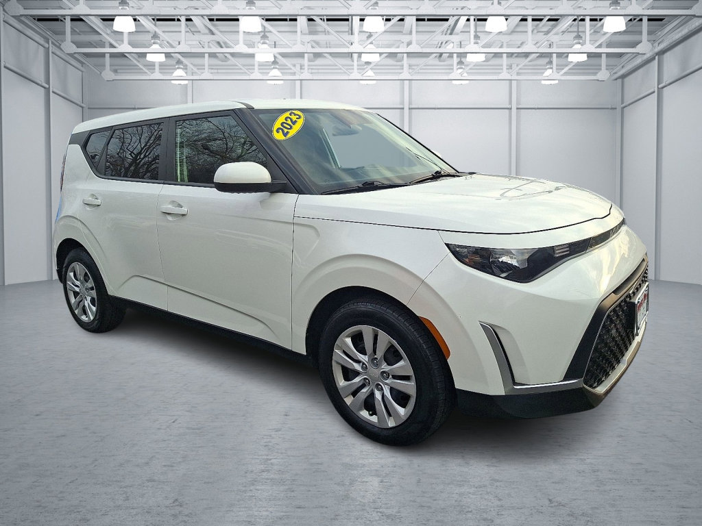 Used 2023 Kia Soul LX image 6