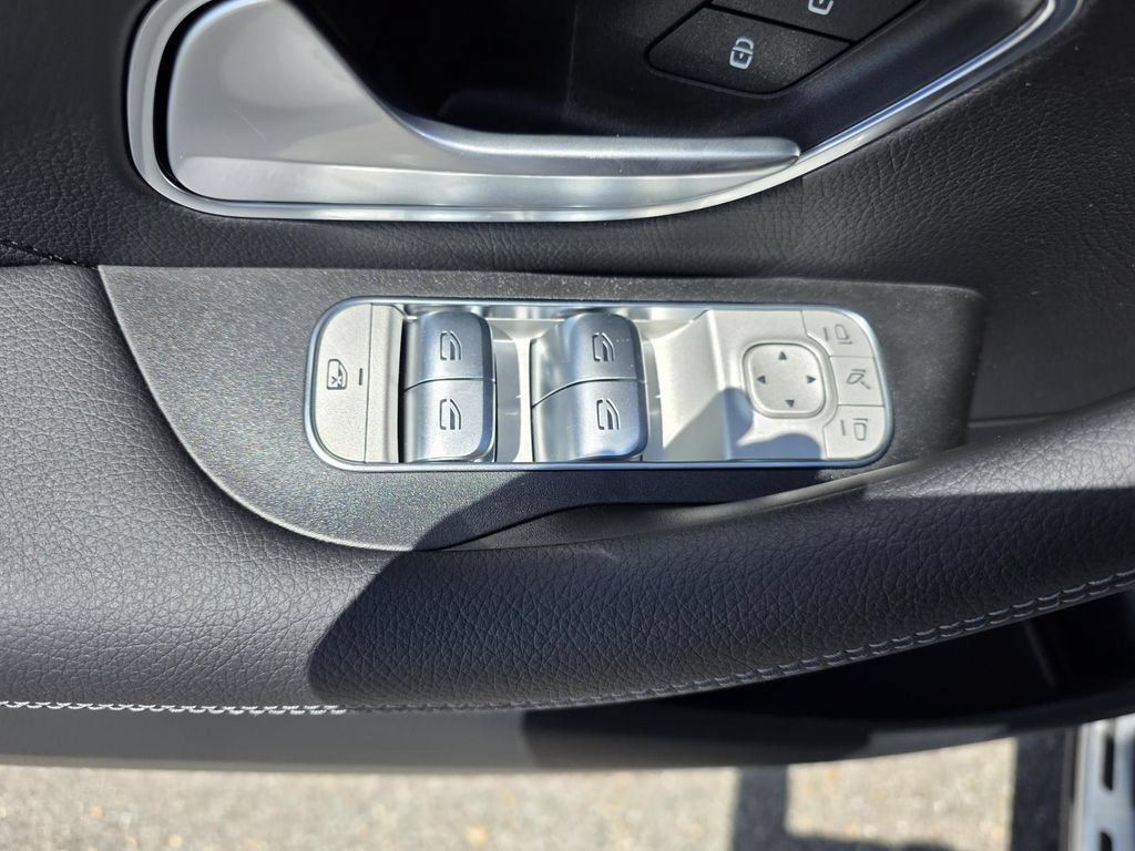 New 2026 Mercedes-Benz GLS 580 4MATIC image 12