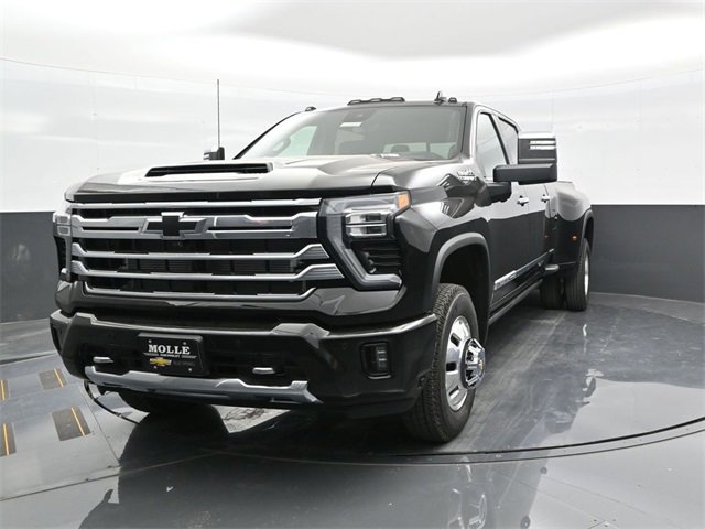 New 2026 Chevrolet Silverado 3500 High Country w/ Technology Package image 2