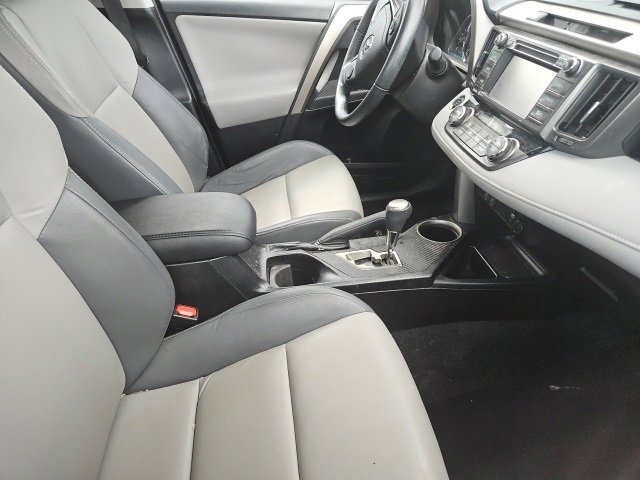 Used 2015 Toyota RAV4 Limited w/ Technology Package image 6