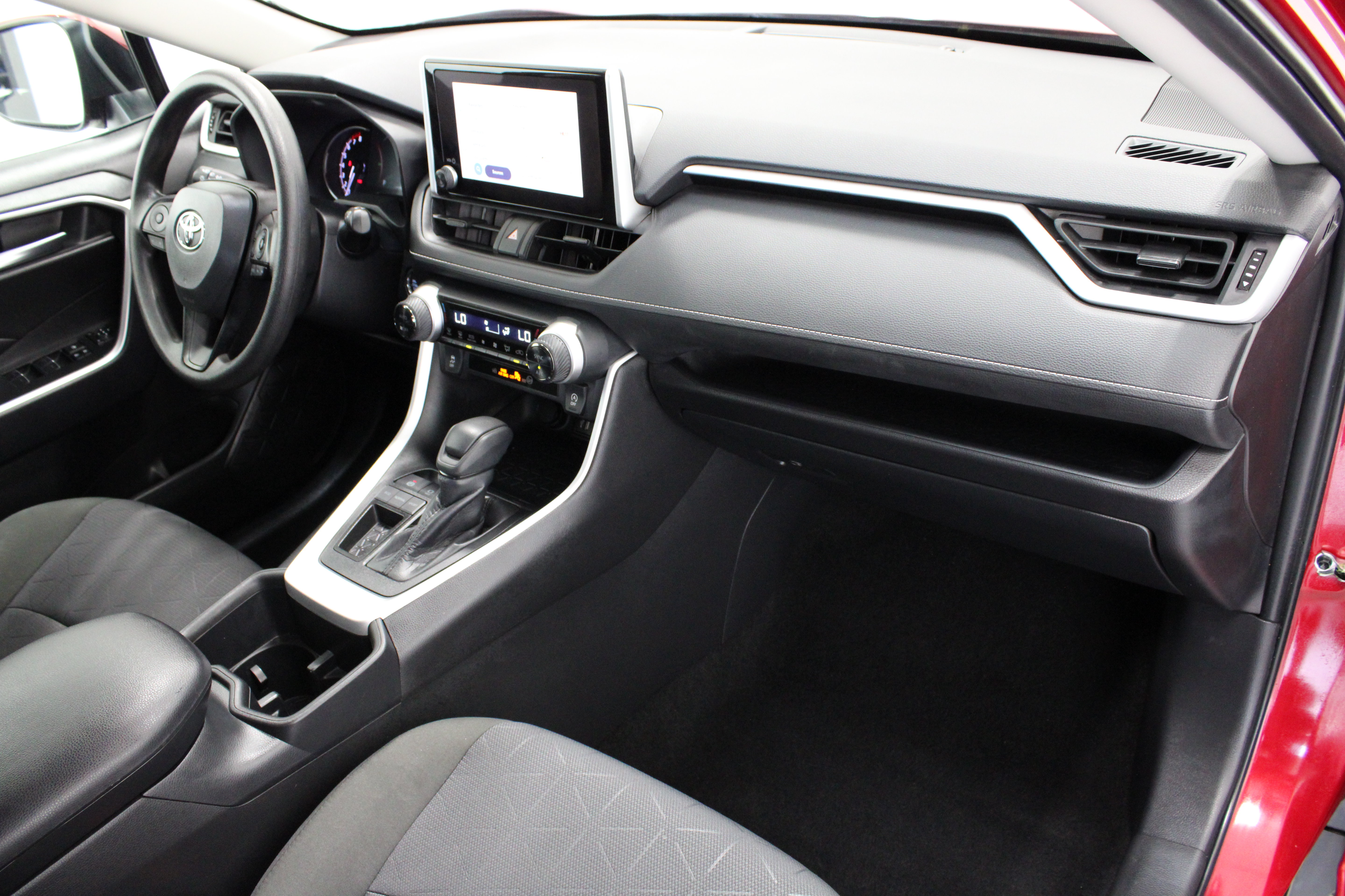 Used 2025 Toyota RAV4 XLE FWD image 35