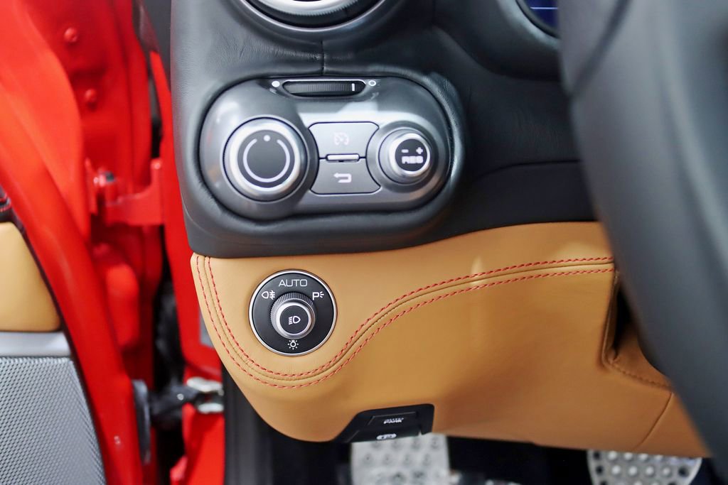 Used 2020 Ferrari Portofino RWD image 20