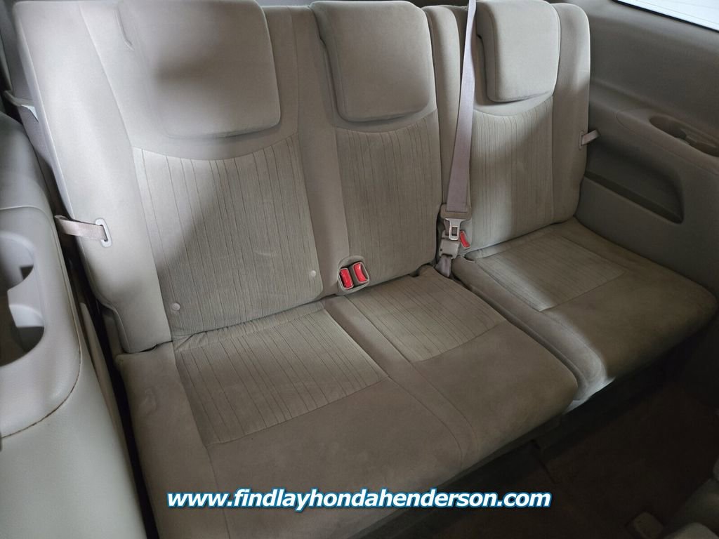 Used 2015 Nissan Quest SV image 21