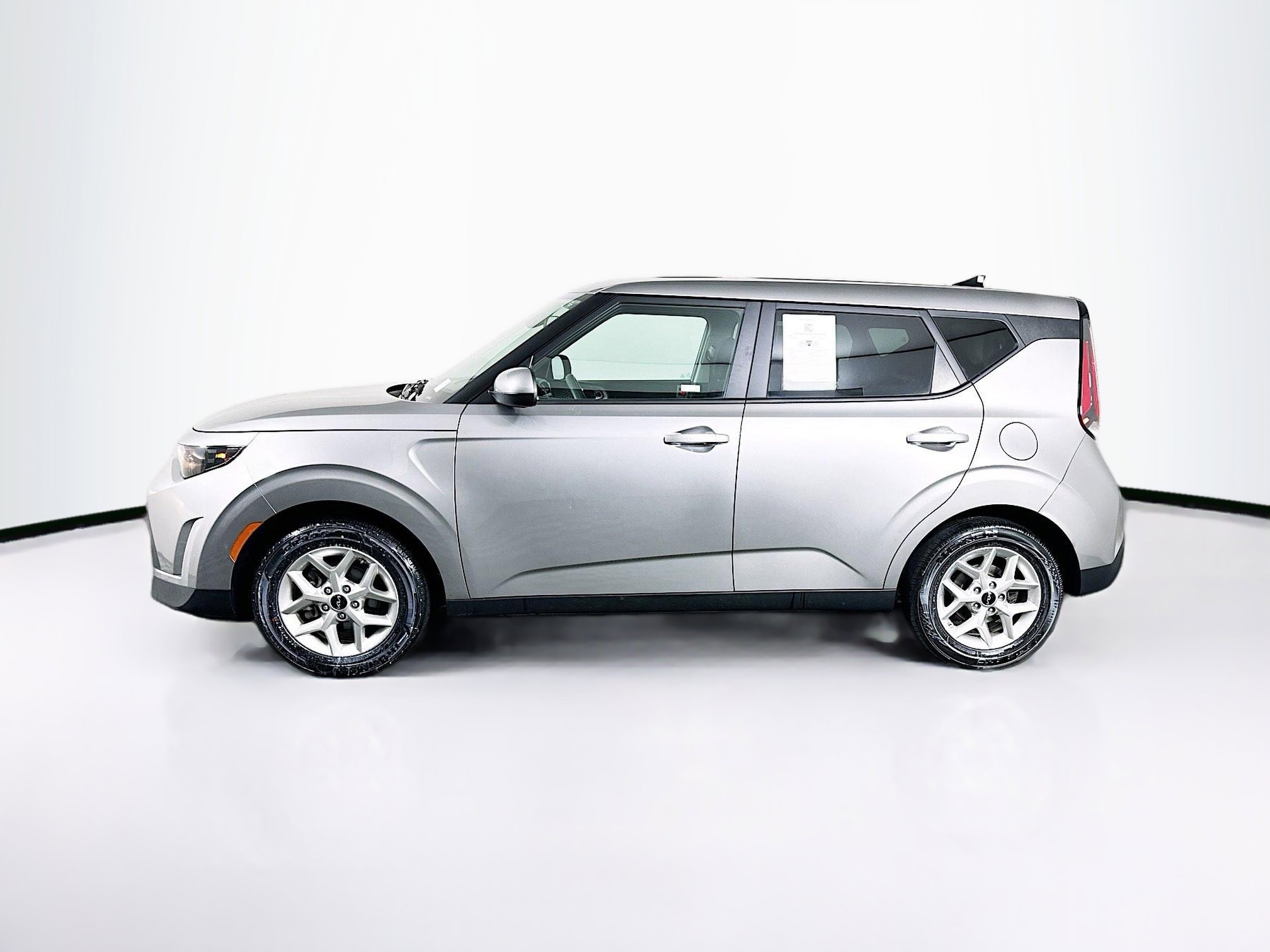 Used 2024 Kia Soul LX w/ Option Group 015 image 4