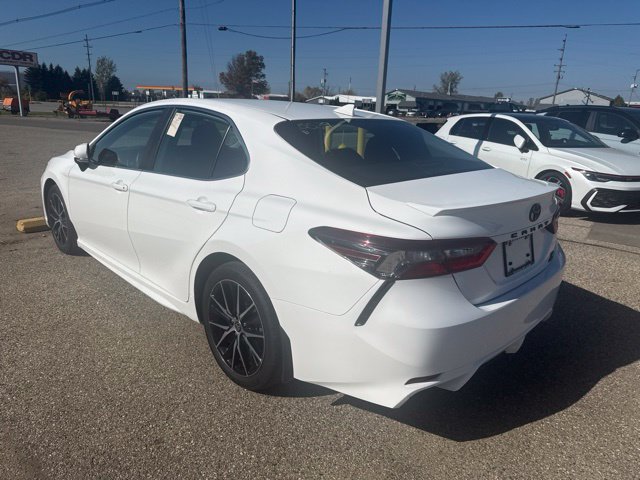Used 2024 Toyota Camry SE AWD/4WD image 6