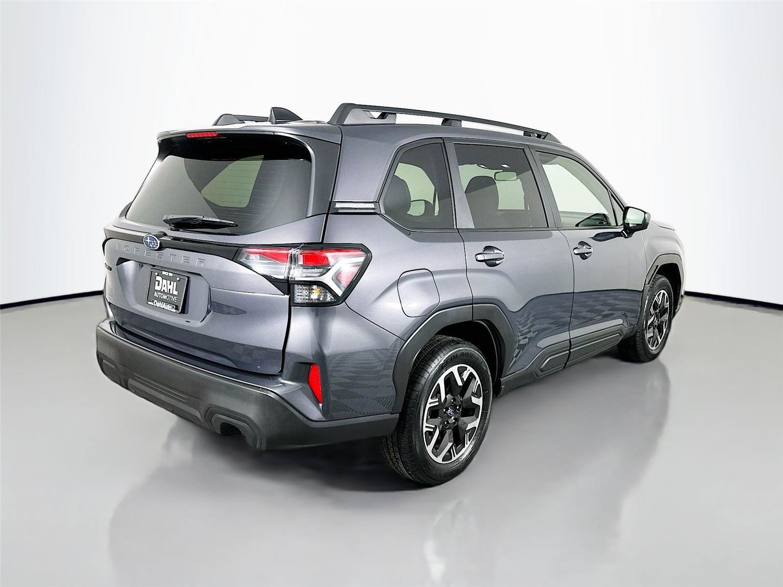 Used 2025 Subaru Forester Premium image 7