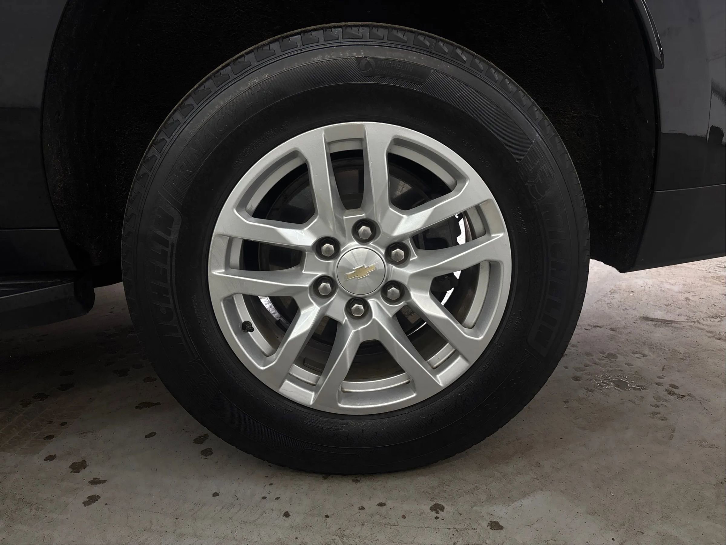 Used 2021 Chevrolet Suburban LT AWD/4WD image 31