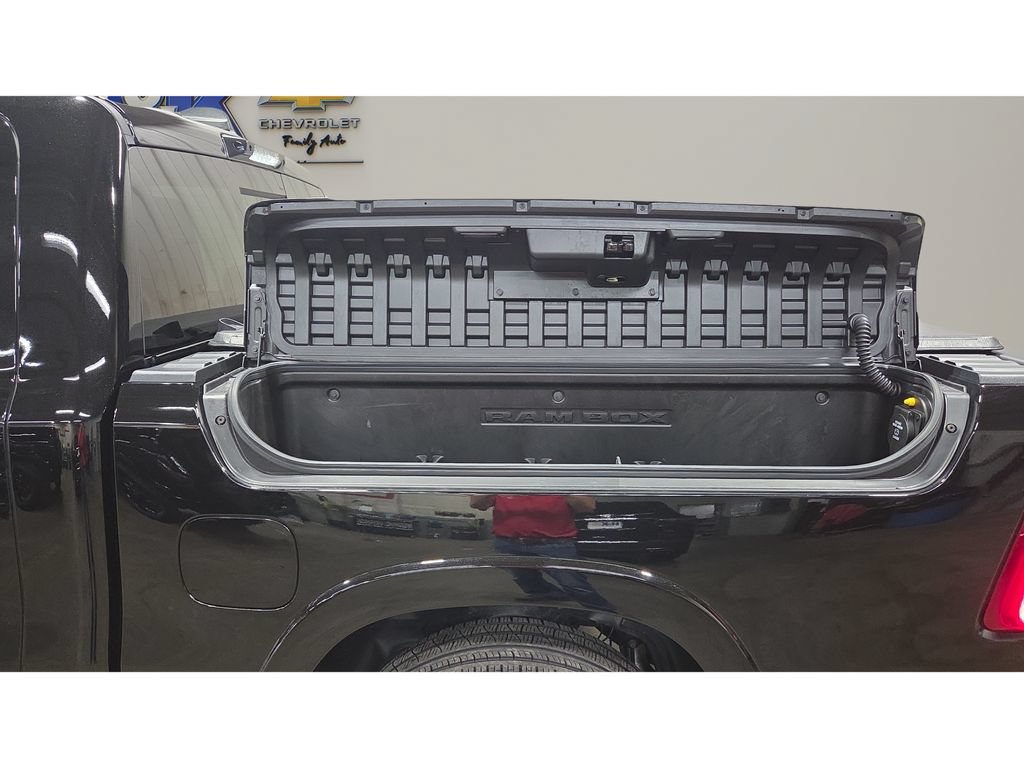 Used 2025 RAM 1500 Tungsten w/ Trailer Tow Group AWD/4WD image 35