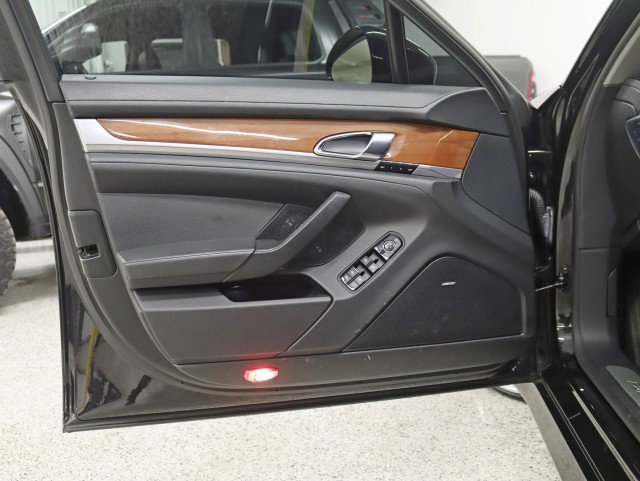 Used 2011 Porsche Panamera S image 31