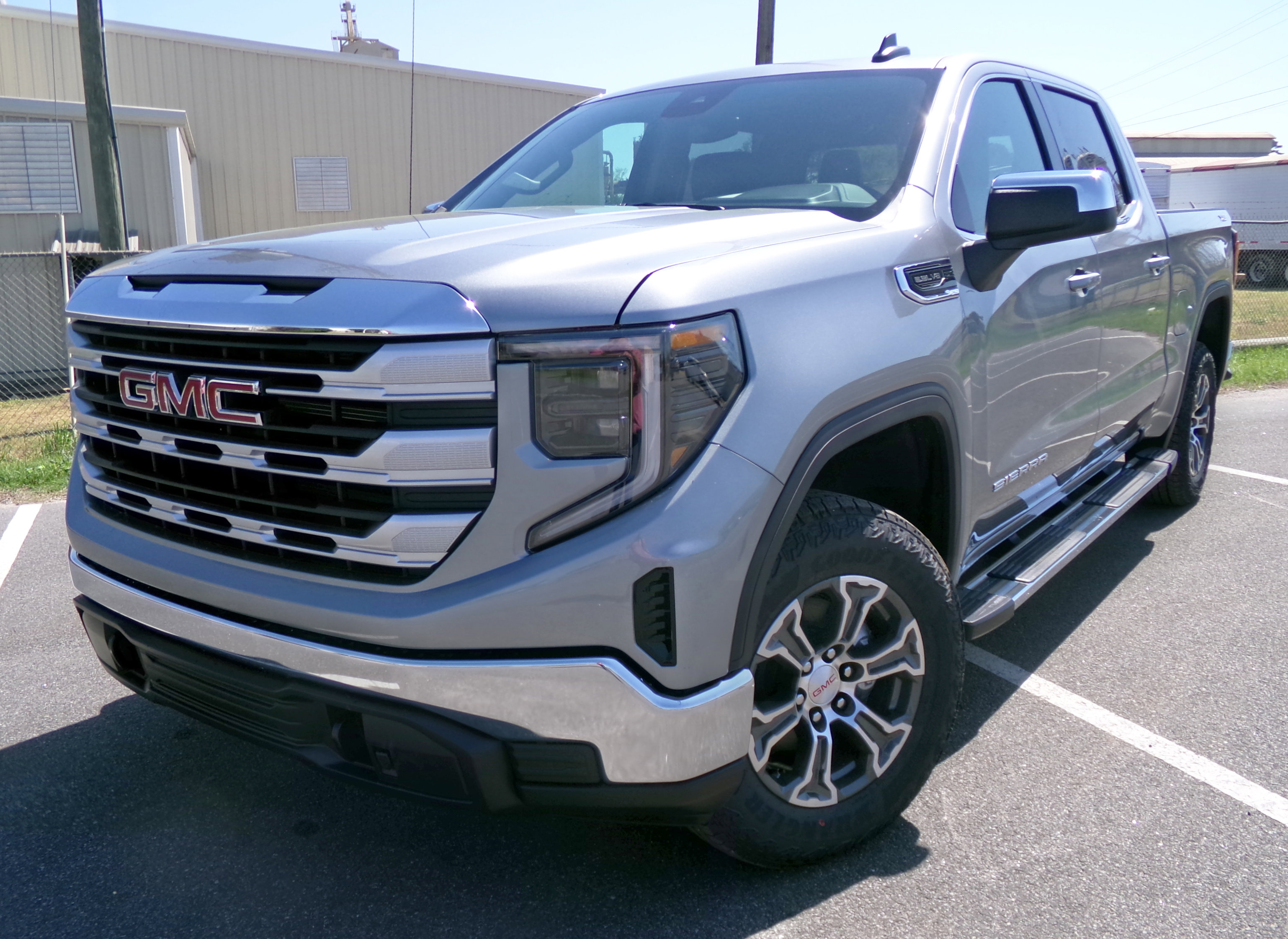 New 2026 GMC Sierra 1500 SLE w/ X31 Off-Road Package image 1