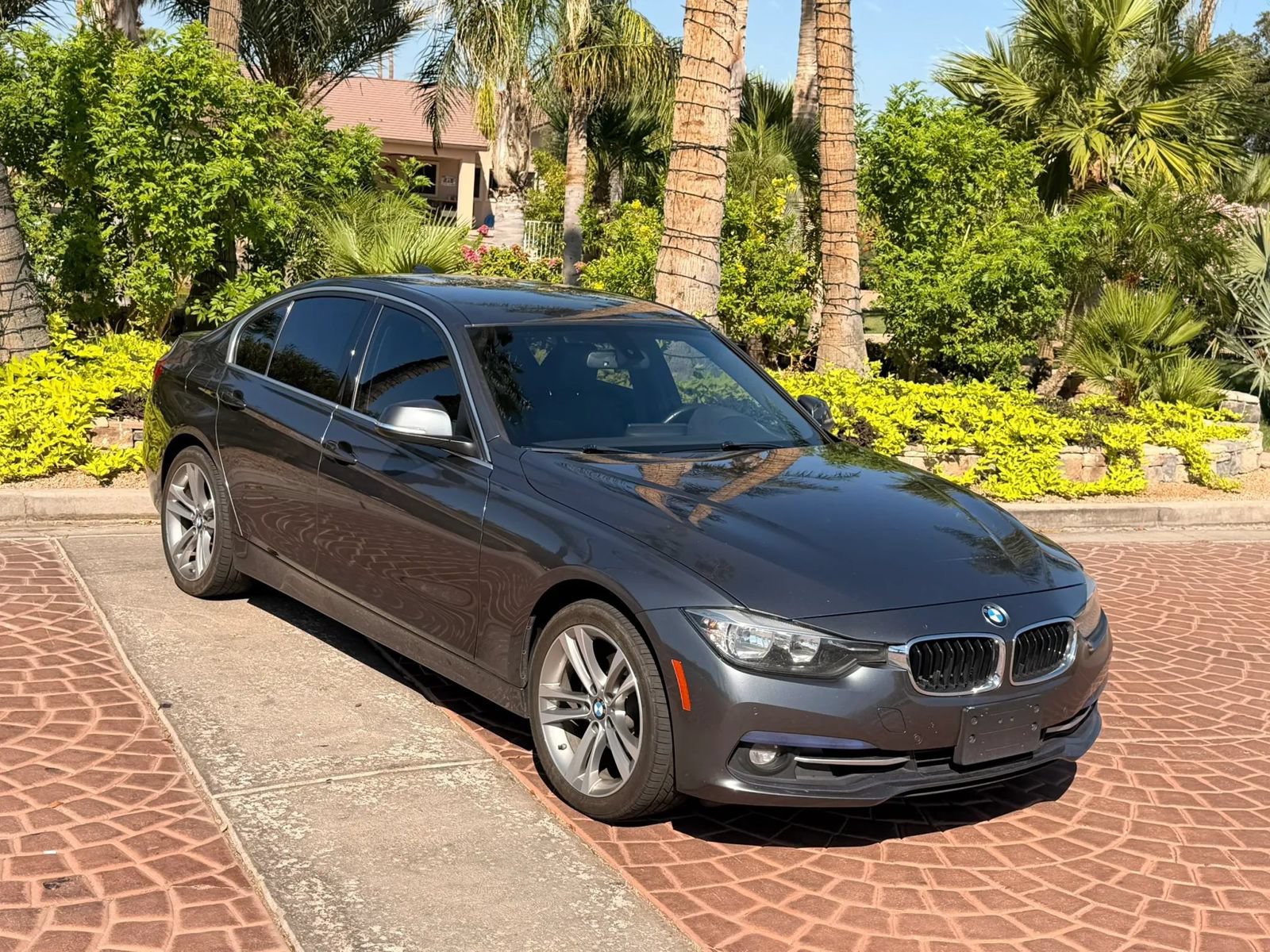 Used 2017 BMW 330i Sedan RWD image 3