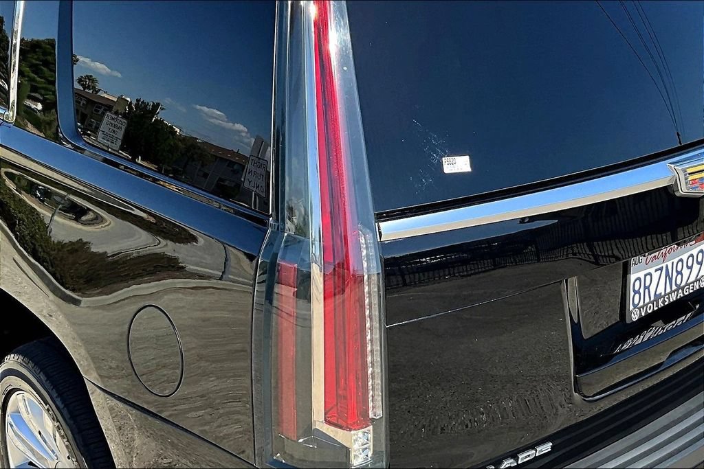Used 2020 Cadillac Escalade Platinum AWD/4WD image 22