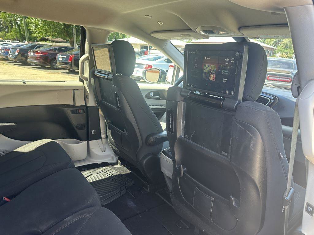 Used 2019 Chrysler Pacifica Touring Plus FWD image 15