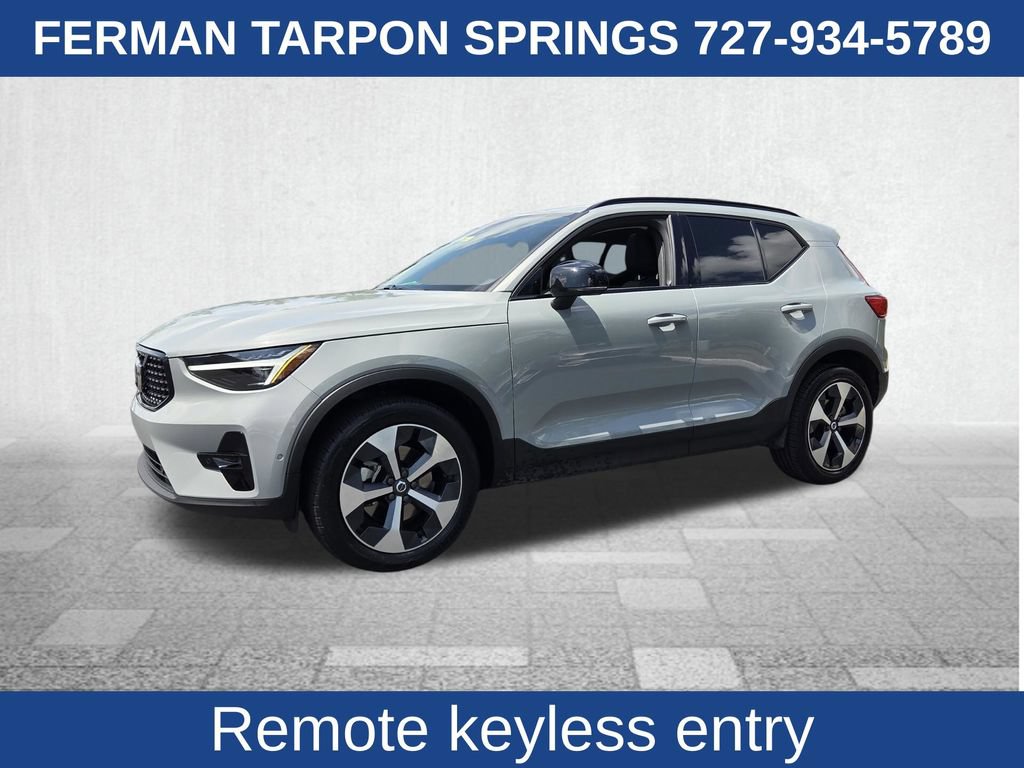 Certified 2026 Volvo XC40 B5 Plus AWD/4WD image 6