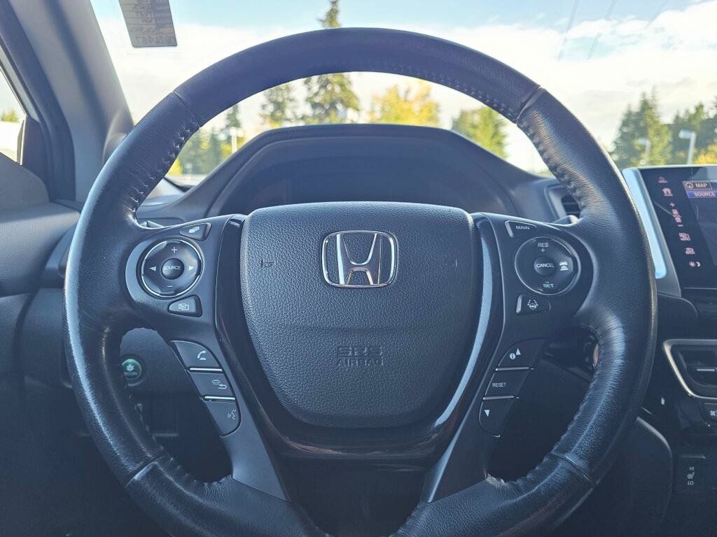 Certified 2018 Honda Pilot Touring image 27