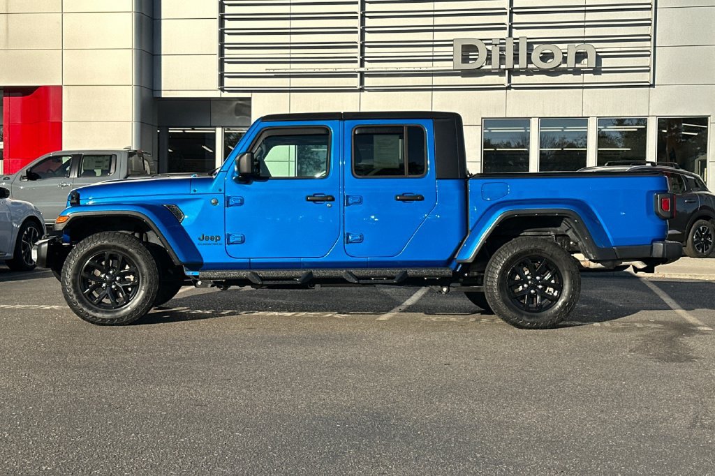 Used 2023 Jeep Gladiator Sport AWD/4WD image 15