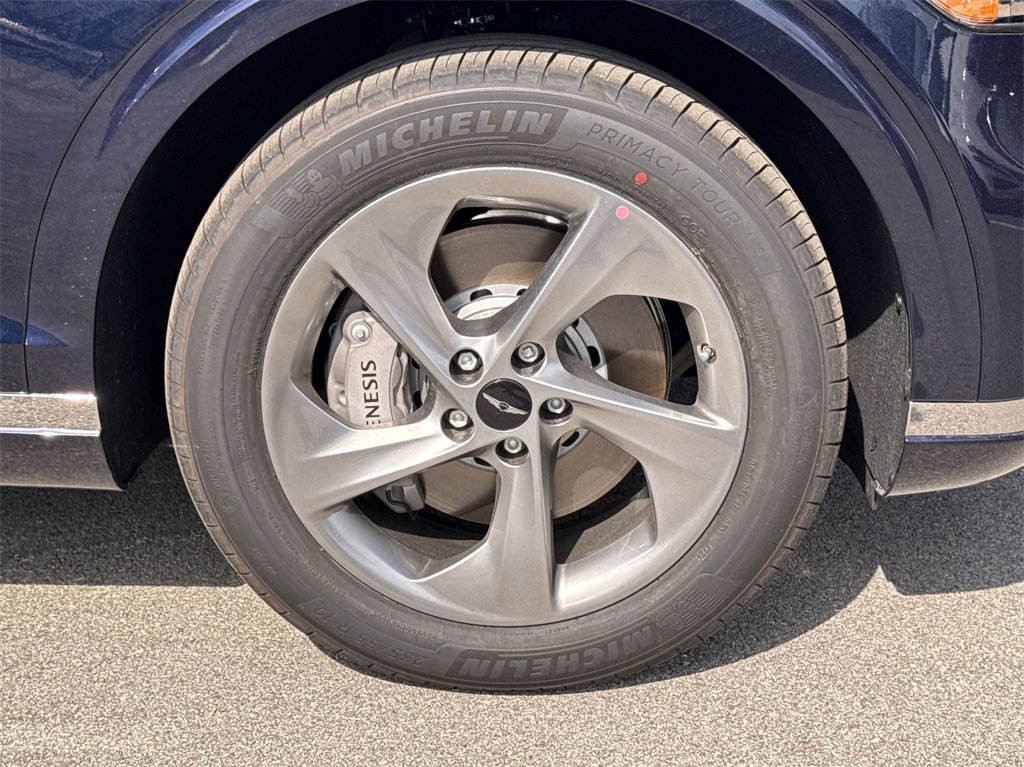Used 2026 Genesis GV70 2.5T Select image 9
