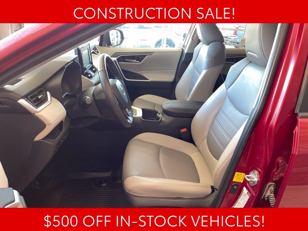 Used 2022 Toyota RAV4 XLE Premium AWD/4WD image 9