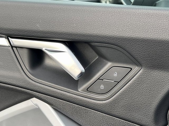 Certified 2025 Audi Q3 2.0T Premium Plus w/ Premium Plus Package image 37