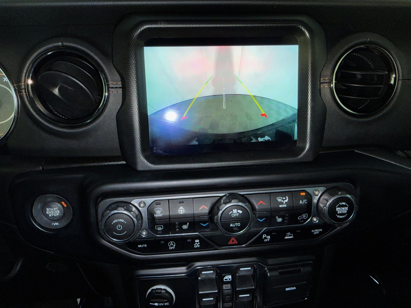 Used 2021 Jeep Wrangler Unlimited Sahara AWD/4WD image 19