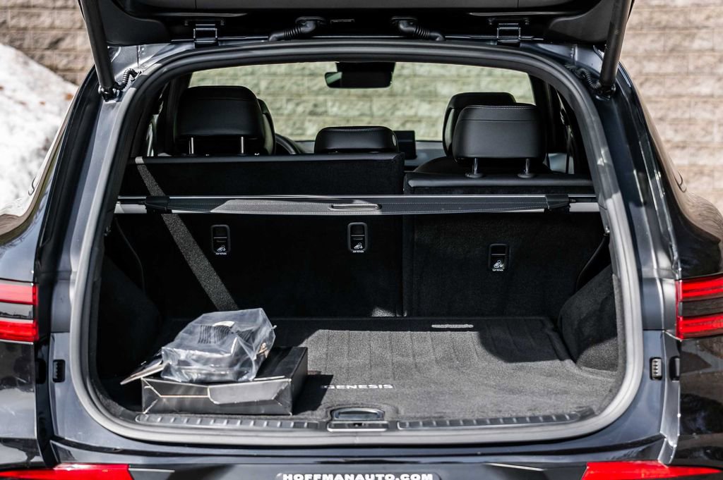 Used 2025 Genesis GV70 3.5T Sport image 17