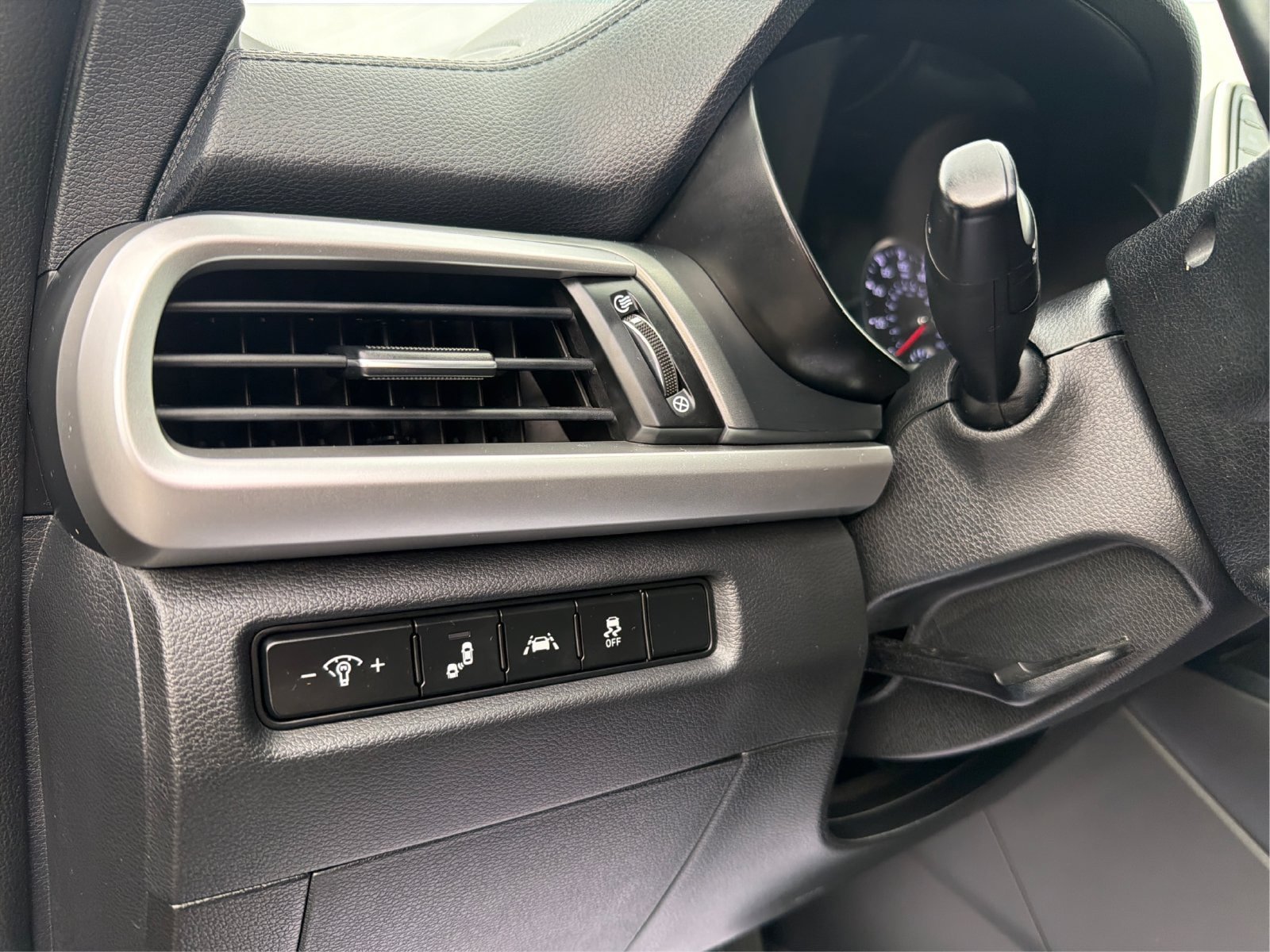 Used 2020 Kia Telluride LX AWD/4WD image 19