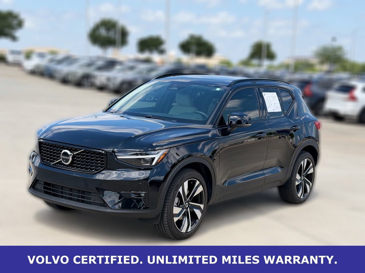 Certified 2025 Volvo XC40 B5 Ultra AWD/4WD image 4
