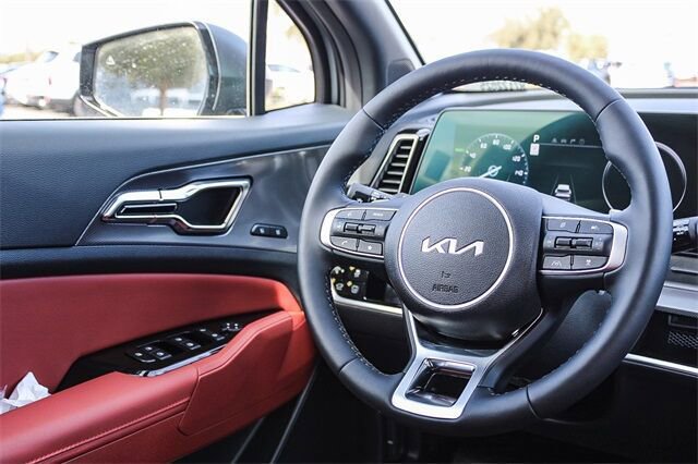 Used 2025 Kia Sportage SX Prestige image 12